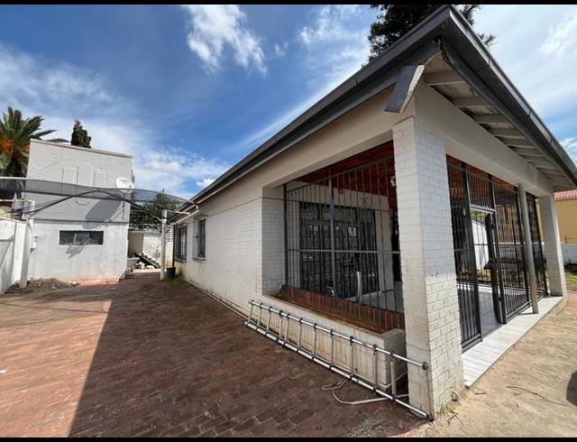 7 BEDROOM HOUSE FOR SALE IN ORANGE GROVE